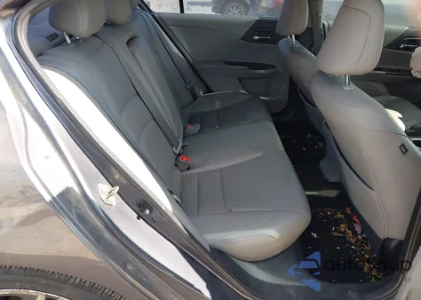 2016 Honda Accord Touring z USA, uszkodzony, nr VIN 1HGCR3F97GA018947